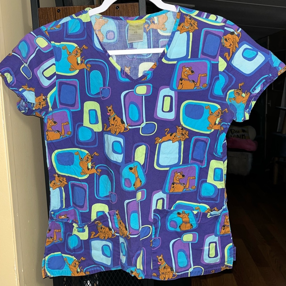 Scooby-Doo Hanna Barbera Print Scrub Top